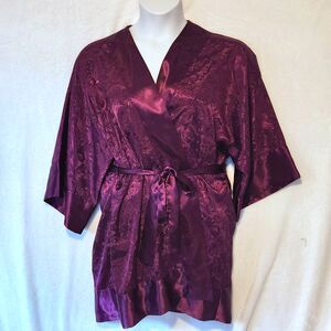 Victoria’s Secret Gold Label Embossed Purple Satin Jacquard Short Robe One Size